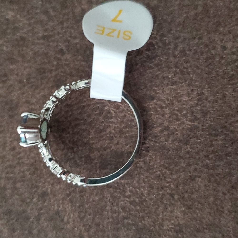 Ladies size 7 ring - Picture 3 of 4